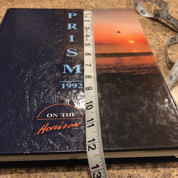 1991-1992 University of Maine Orono Prism Yearbook - Picture 6 of 8